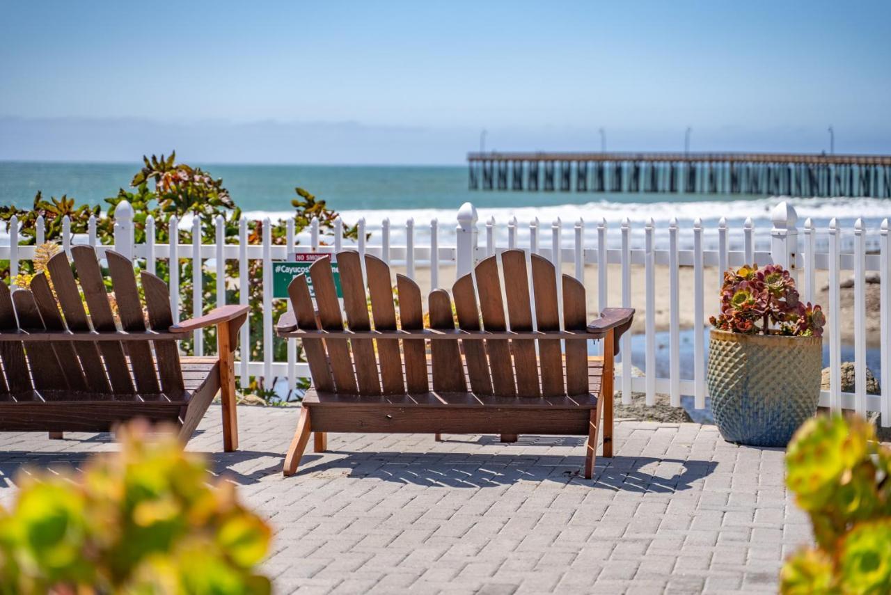 Shoreline Inn...On The Beach Каюкос Экстерьер фото